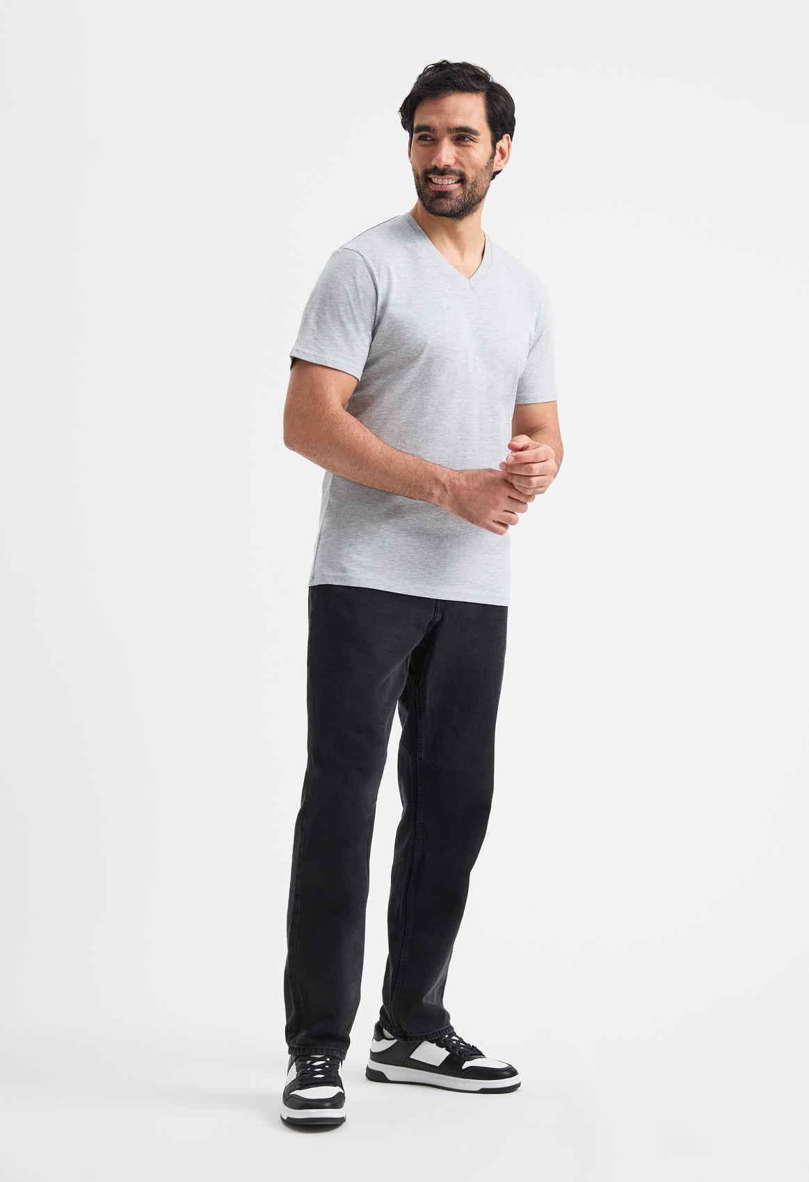 Uneek Classic V Neck T-shirt